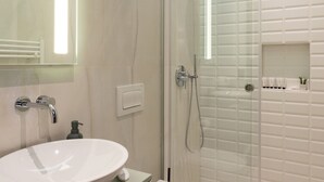 Apartment (0 Bedroom) | Bathroom