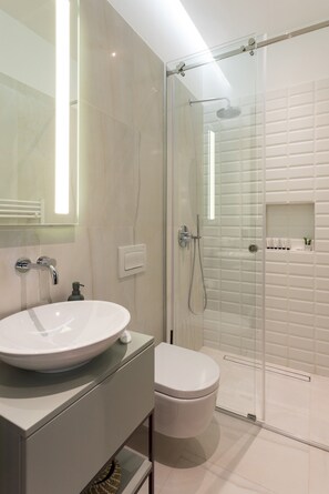 Apartment (0 Bedroom) | Bathroom