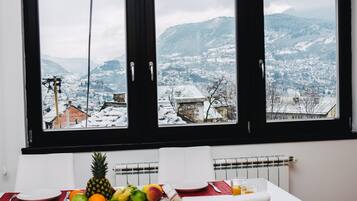 Rumah (3 Bedrooms) | Tempat makan