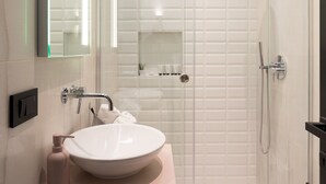 Studio (0 Bedroom) | Bathroom - Modern studio apt near Croatian National Theater (Zagreb)