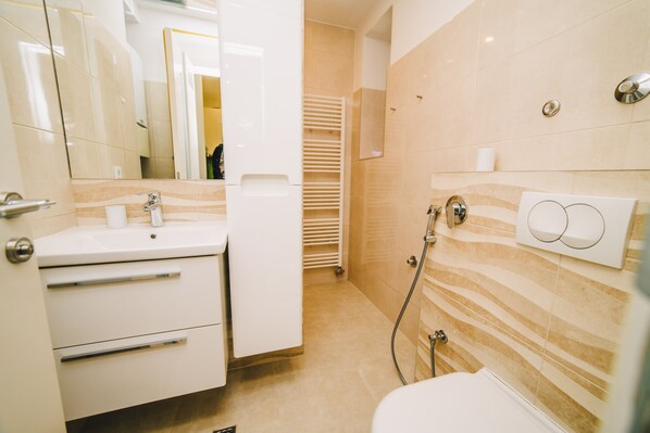 Bathroom - Modern Apartment Near Cathedral -best Location (Sarajevo)