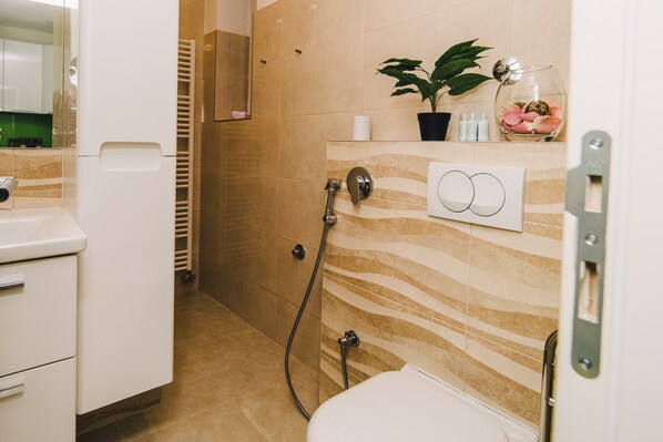 Bathroom - Modern Apartment Near Cathedral -best Location (Sarajevo)