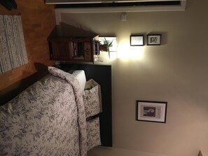 1 bedroom, iron/ironing board, free cots/infant beds, bed sheets