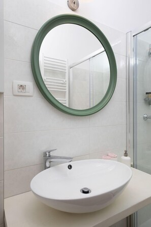 Apartment (2 Bedrooms) | Bathroom - Modern Duplex Near Park Zrinjevac and Main Square (Zagreb)