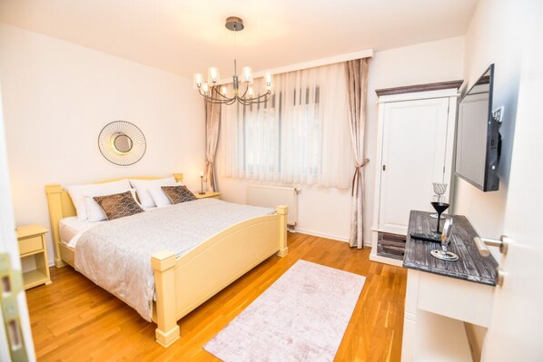 Apartment (2 Bedrooms)