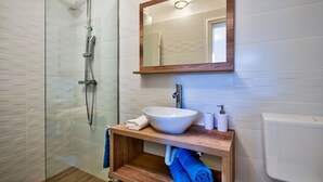 Apartment (0 Bedroom) | Bathroom - Modern Duplex Close to City Center- Free Parking (Zagreb)