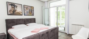 Modern Apartment in the Heart of the City Center!