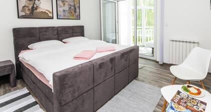 Modern Apartment in the Heart of the City Center!