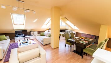 Loft (2 Bedrooms) | Living room | TV