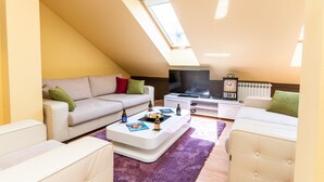 樓中樓客房 (2 Bedrooms) | 客廳