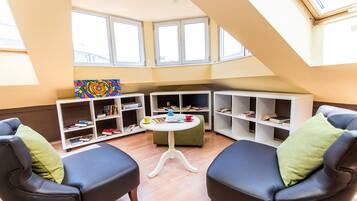 Loft (2 Bedrooms) | Living room | TV