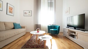 Apartment (1 Bedroom) | Living area