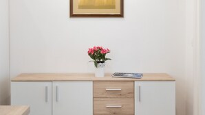 Studiolejlighed (0 Bedroom) | Skrivebord, arbejdsområde til bærbare computere, strygejern/strygebræt
