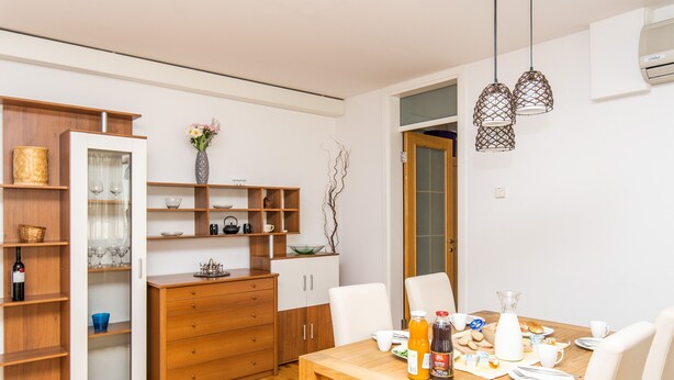 Apartment (2 Bedrooms) | Dining - Modern 2bdr Apartment in the Center- Free Parking (Sarajevo)