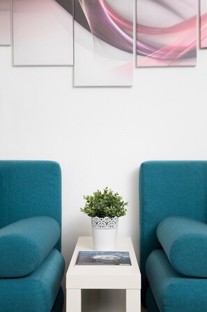 Huoneisto (1 Bedroom) | Olohuone | 32–tuumainen televisio, jossa kaapelikanavat