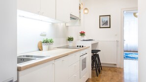Apartment (1 Bedroom) | Private kitchen | Oven, stovetop, cookware/dishes/utensils - Bright and Spacious Apartment in the City Center! (Zagreb)