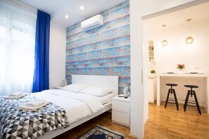 Huoneisto (1 Bedroom) | 1 makuuhuone, silitysrauta/-lauta, ilmainen Wi-Fi, vuodevaatteet