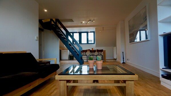 Apartment (1 Bedroom) | Living room