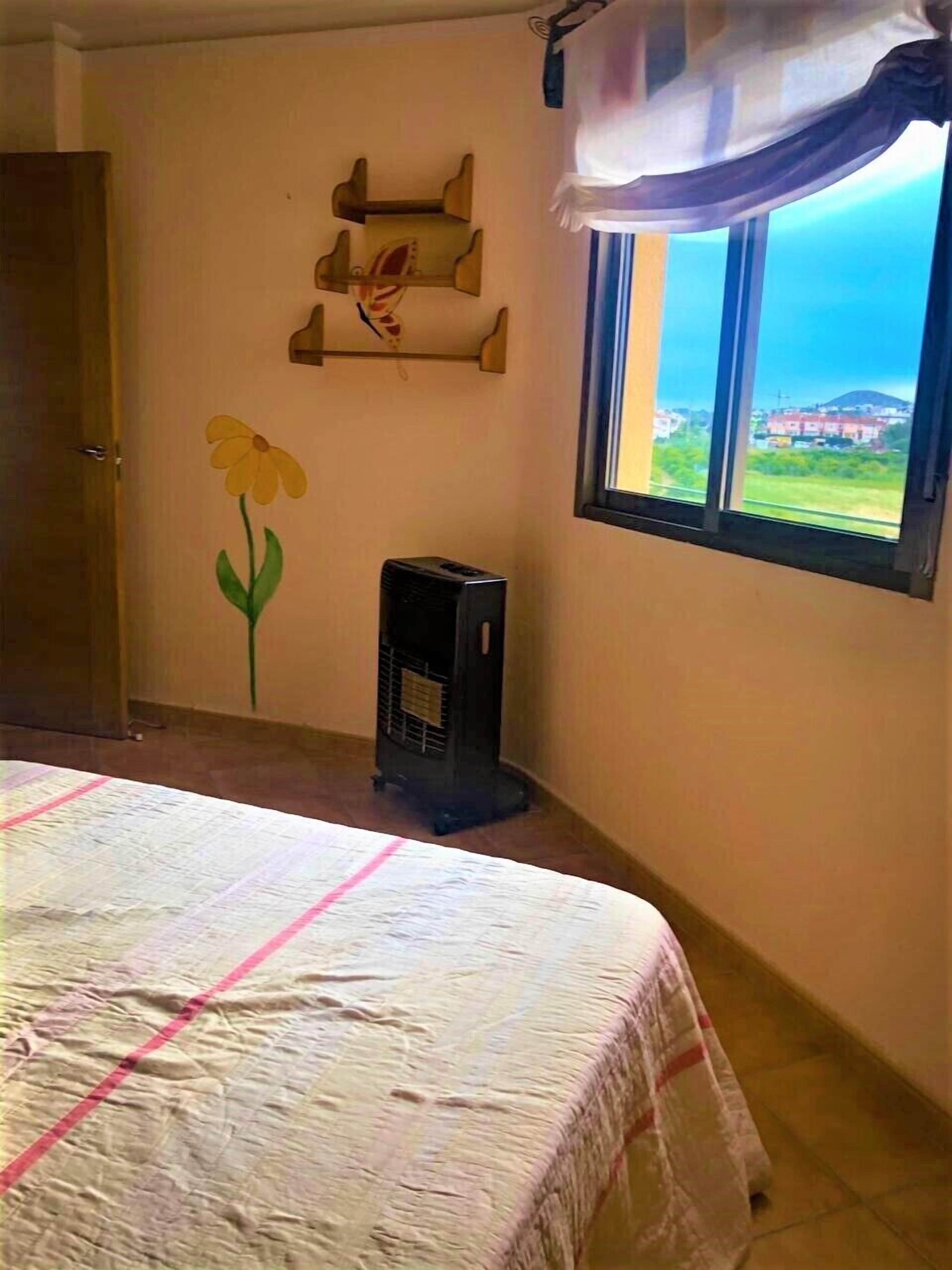 2 bedrooms, desk, iron/ironing board, WiFi