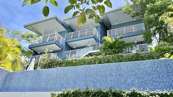 Bagian depan properti