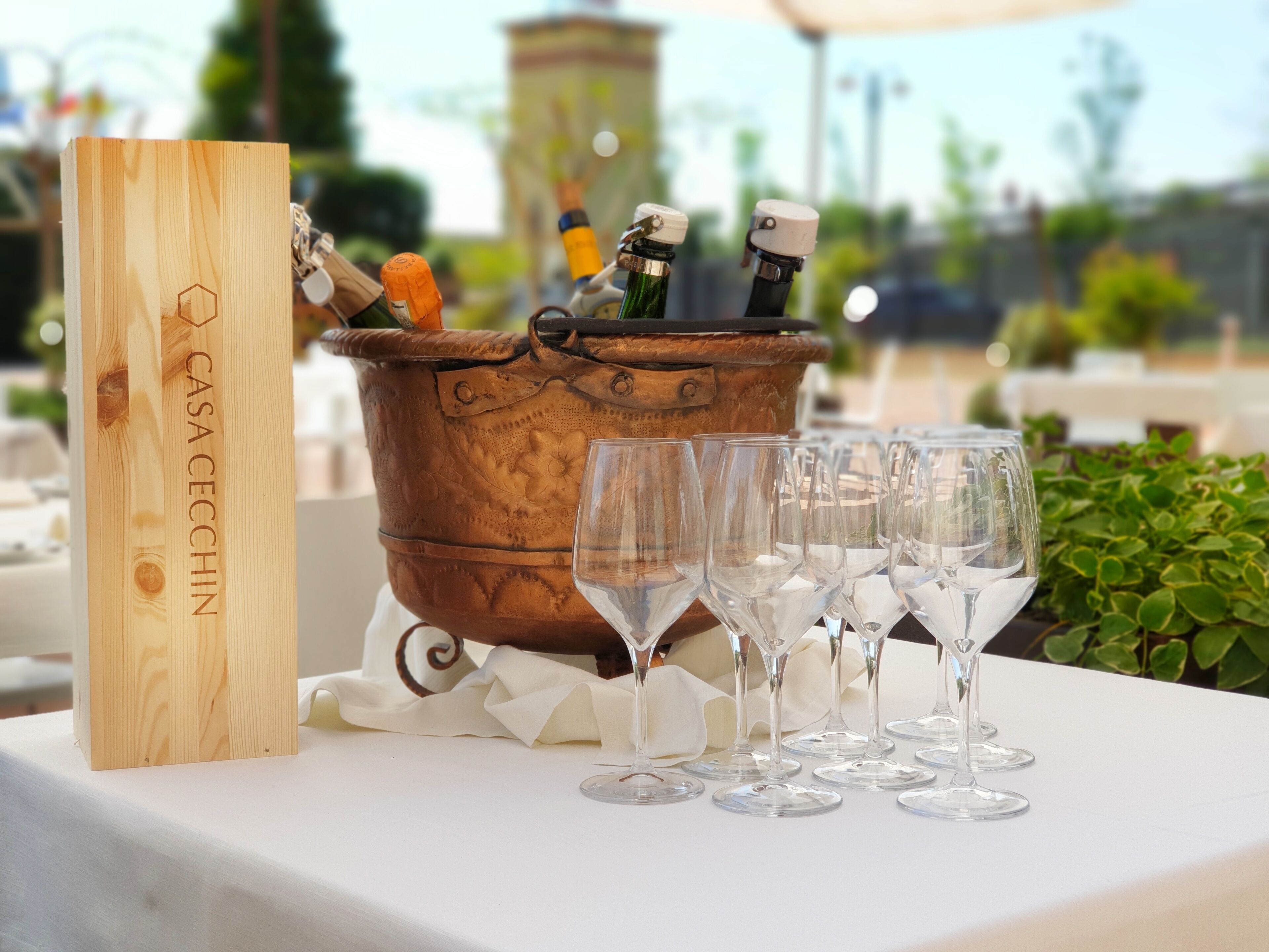 lunch and dinner served, italian cuisine