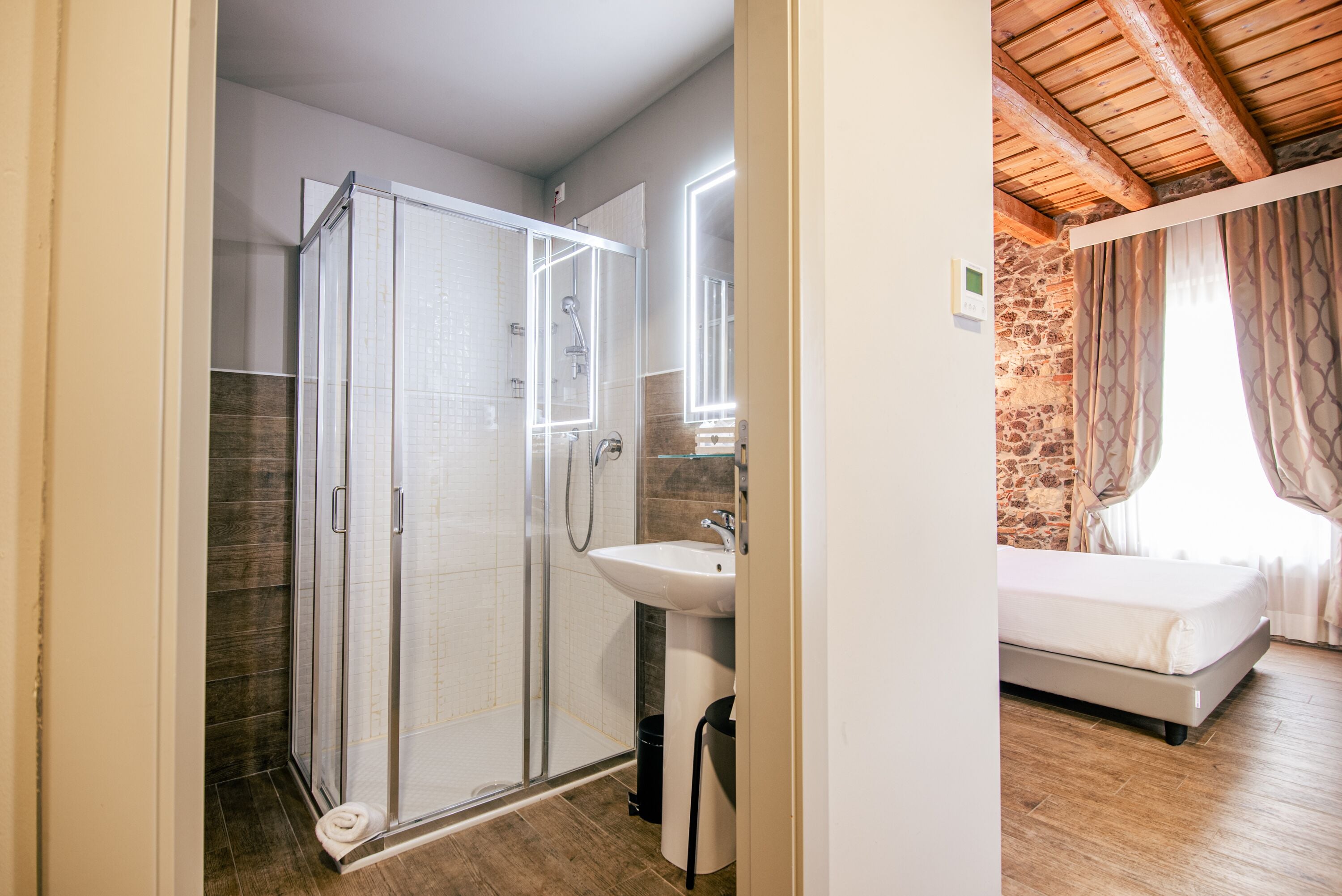 classic double or twin room | minibar, in-room safe, individually decorated, desk