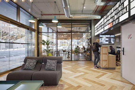 Mostrador para check-in y check-out