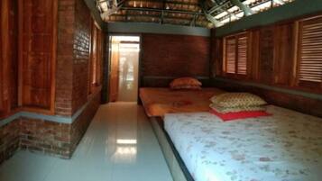 Bàn, truy cập Internet không dây miễn phí, bộ trải giường