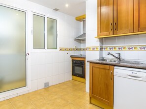 Fridge, microwave, oven, dishwasher - Magnifico apartamento en Marbella con vistas al mar (Marbella)