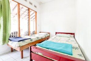 Familienzimmer (Superior) | Schreibtisch, Bettwäsche