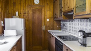 Panoramic Apartment, 2 Bedrooms | Private kitchen - Apartment Schönblick Verditz (Treffen)