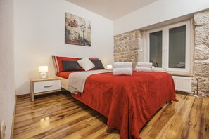 3 dormitorios, tabla de planchar con plancha, wifi y ropa de cama