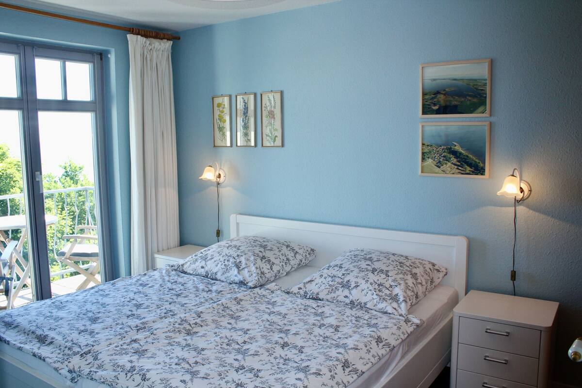 Apartment, 2 Schlafzimmer (11, incl. Cleaning and Service Fee) | 2 Schlafzimmer, kostenloses WLAN