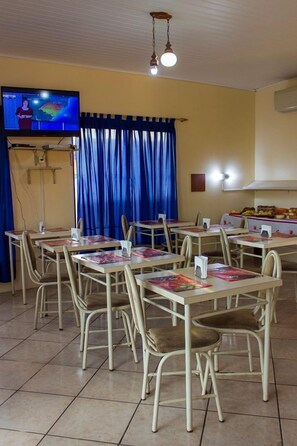 Free daily buffet breakfast  - Cavalo Branco Hotel (São Vicente do Sul)