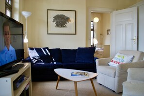 Apartment (06, incl. Cleaning and Service Fee) | Living room | Flat-screen TV - Villa Strandklause (Heringsdorf)