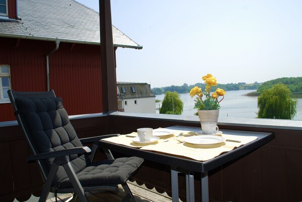 Huoneisto (06, incl. Cleaning and Service Fee) | Parveke