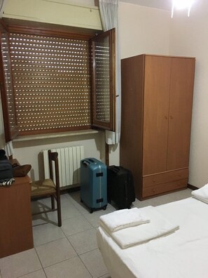 Free WiFi, bed sheets
