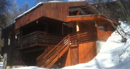 Les Orres 1650: ground floor of chalet, close to slopes and skating rink