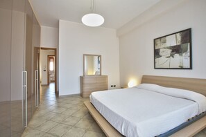 1 camera, ferro/asse da stiro, Wi-Fi, lenzuola