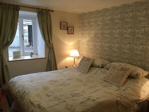 Småhus | 1 soverom, blendingsgardiner, strykejern/-brett og wi-fi (inkludert)