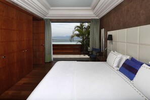 5 quartos, cofres nos quartos, ferros/tábuas de passar roupa, Wi-Fi