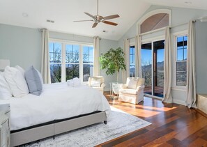 4 bedrooms, iron/ironing board, WiFi, bed sheets - The High Life | Secluded, Mountainside Cottage with Impeccable Views (Black Mountain)