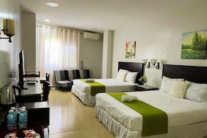Family Suite | Premium bedding, minibar, in-room safe, desk