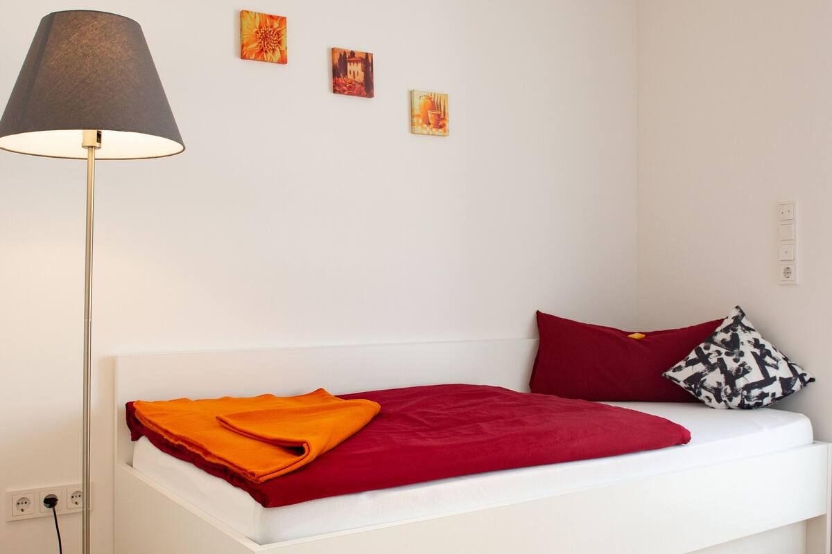 Studio | 1 bedroom, down comforters, desk, blackout drapes