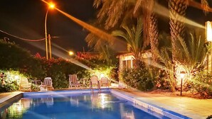 حمام سباحة