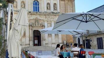 Ristorazione all'aperto