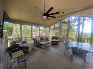 Smart TV, fireplace, table tennis