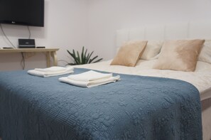 1 Schlafzimmer, Schreibtisch, Bügeleisen/Bügelbrett, kostenloses WLAN