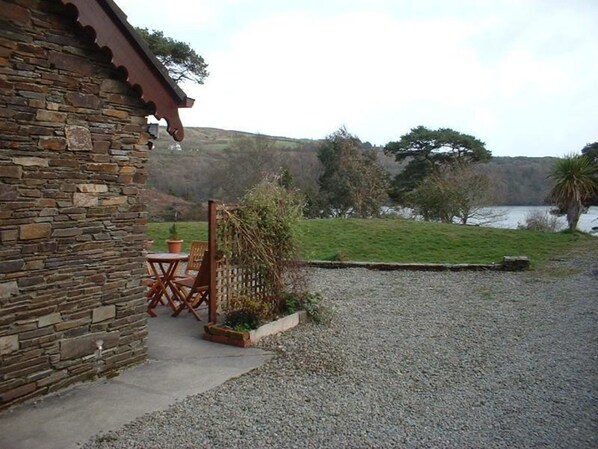 Property grounds - Lovely Sea View Apartment in Rineen - 4 Guests (Leap)