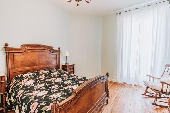 4 Schlafzimmer, kostenloses WLAN, Bettwäsche